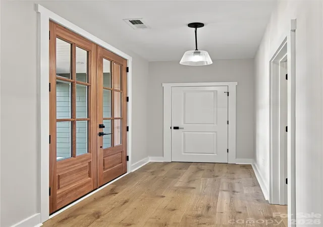 Photo 3 of Single family home for sale at 207 Country Clb Rd, Shelby, NC 28150 | MLS# 4423773 | Listing updated on 2026-09-15