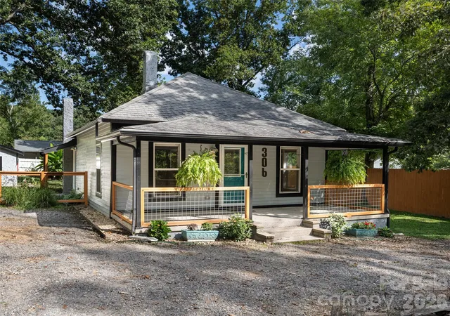 Photo 1 of Single family home for sale at 306 Mccoy Cvs Rd, Black Mountain, NC 28711 | MLS# 4423838 | Listing updated on 2026-09-15