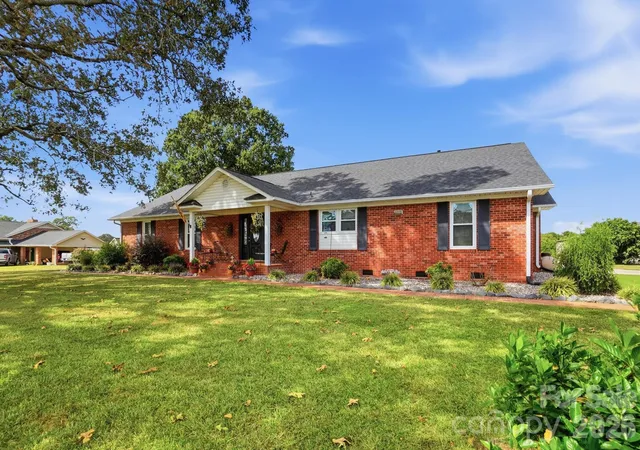 Photo 2 of Sale Pending at 1061 Old Peachland Rd, Marshville, NC 28103 | MLS# 4423840 | Listing updated on 2026-09-15
