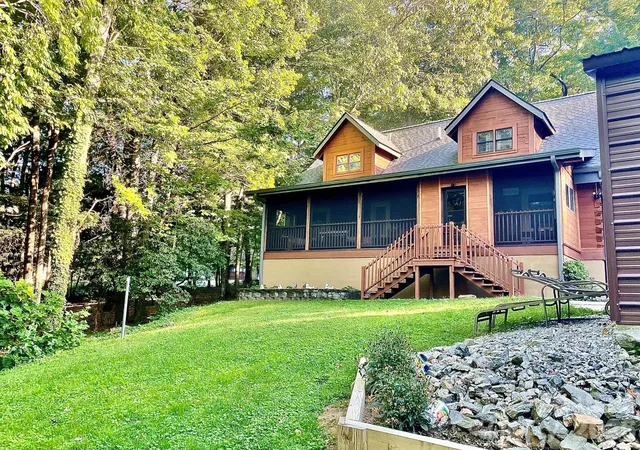 Photo 3 of Single family home for sale at 153 Montgomery Pl Ln, Zirconia, NC 28790 | MLS# 4423875 | Listing updated on 2026-09-15