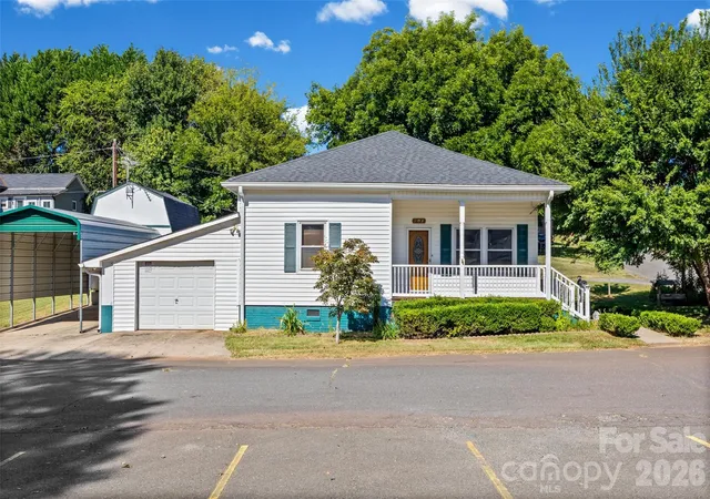 Photo 1 of Single family home for sale at 103 6th Street, Cramerton, NC 28032 | MLS# 4423884 | Listing updated on 2026-10-05