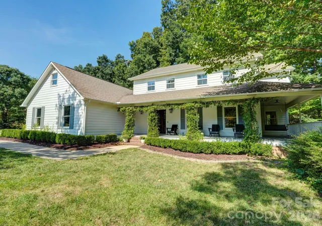 Photo 2 of Single family home for sale at 1179 Aspen Way, Concord, NC 28027 | MLS# 4423909 | Listing updated on 2026-09-14