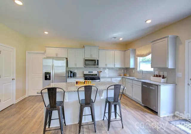 Photo 3 of Single family home for sale at 88 Piney Woods Rd, Fletcher, NC 28732 | MLS# 4423993 | Listing updated on 2026-09-15