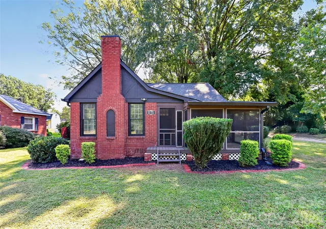 Photo 1 of Single family home for sale at 1175 Mecklenburg Hwy, Mooresville, NC 28115 | MLS# 4423998 | Listing updated on 2026-09-21