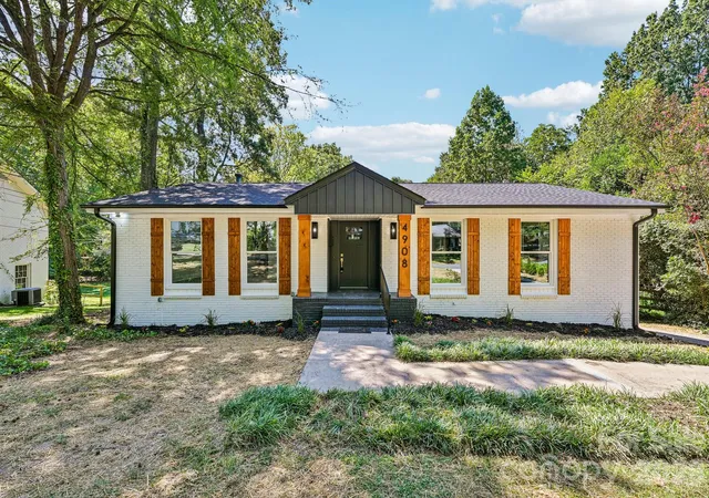 Photo 2 of Single family home for sale at 4908 Zephyr Ln, Charlotte, NC 28209 | MLS# 4424170 | Listing updated on 2026-09-21