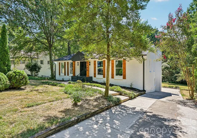 Photo 3 of Single family home for sale at 4908 Zephyr Ln, Charlotte, NC 28209 | MLS# 4424170 | Listing updated on 2026-09-21