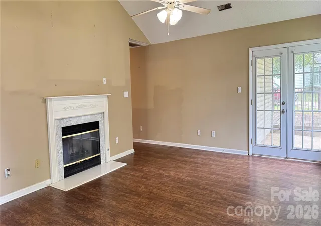 Photo 2 of Single family home for sale at 10121 Brawley Ln, Charlotte, NC 28215 | MLS# 4424172 | Listing updated on 2026-09-21