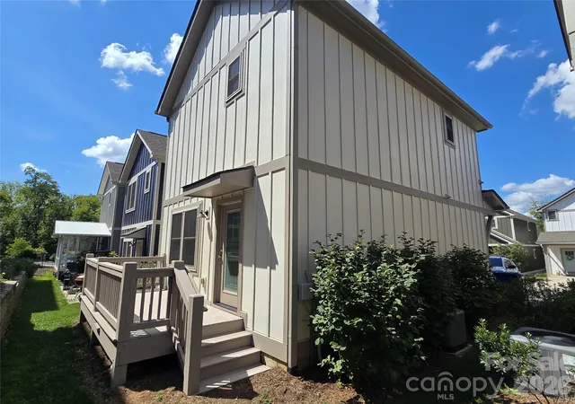 Photo 2 of Single family home for sale at 25 Wheeler Rd, Weaverville, NC 28787 | MLS# 4424215 | Listing updated on 2026-09-25