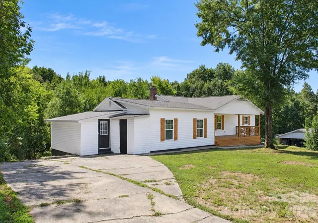 Photo 4 of Single family home for sale at 4515 Flowes Store Rd, Concord, NC 28025 | MLS# 4424276 | Listing updated on 2026-09-15