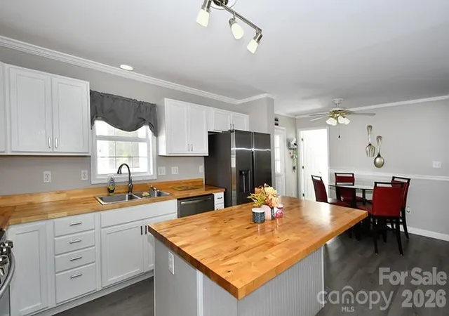 Photo 4 of Single family home for sale at 235 Crystal Cir, Mooresville, NC 28117 | MLS# 4424353 | Listing updated on 2026-09-23