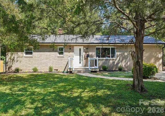 Photo 2 of Single family home for sale at 539 Frank Dr, Charlotte, NC 28215 | MLS# 4424356 | Listing updated on 2026-09-17