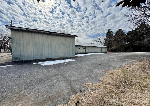Photo 2 of Sale Pending at 545 Collins St, Kannapolis, NC 28083 | MLS# 4424371 | Listing updated on 2026-09-15