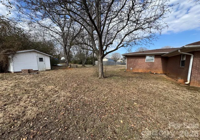 Photo 3 of Sale Pending at 545 Collins St, Kannapolis, NC 28083 | MLS# 4424371 | Listing updated on 2026-09-15
