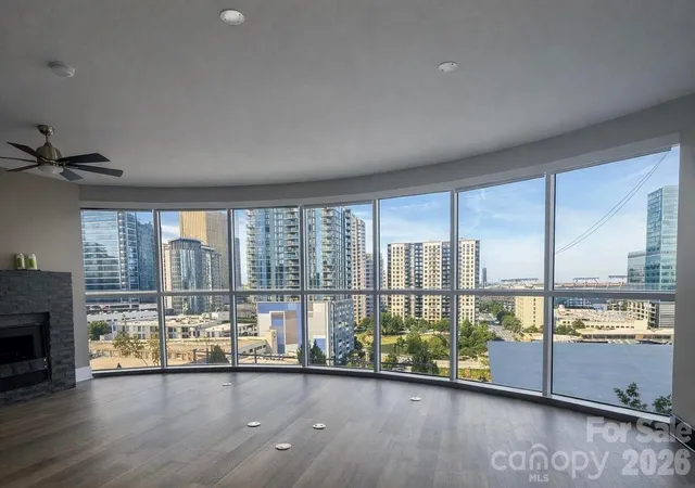 Photo 2 of Condo for sale at 333 W Trade St #907, Charlotte, NC 28202 | MLS# 4424511 | Listing updated on 2026-09-21