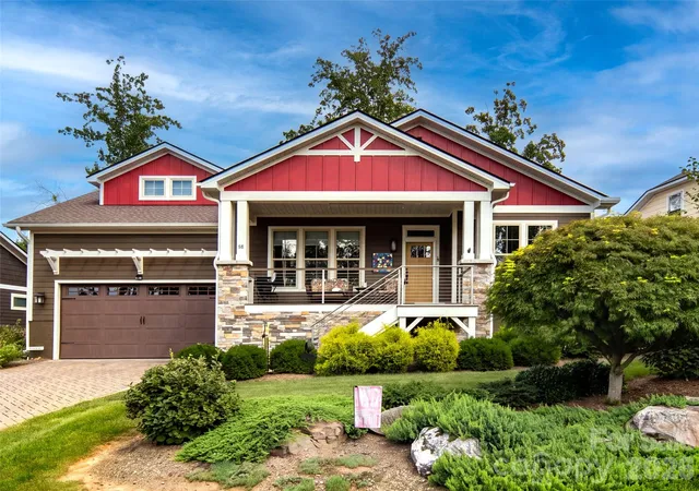 Photo 1 of Single family home for sale at 40 Buckhorn Gap Rd, Candler, NC 28715 | MLS# 4424565 | Listing updated on 2026-09-15