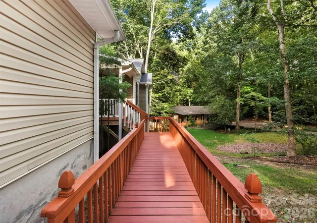 Photo 3 of Sale Pending at 6238 King George Dr, Charlotte, NC 28213 | MLS# 4424656 | Listing updated on 2026-10-07