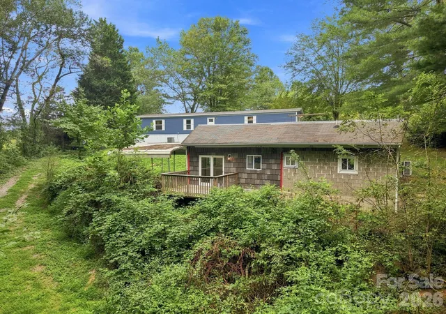 Photo 3 of Multi family home for sale at 146 & 148 Bradshaw Cir, Candler, NC 28715 | MLS# 4424703 | Listing updated on 2026-09-29
