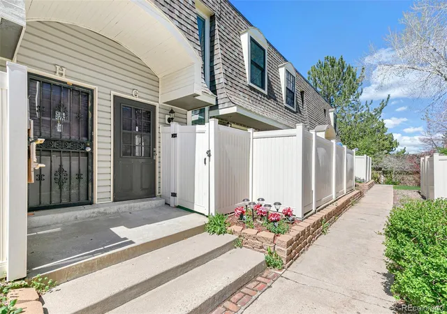 Townhouse for sale at 1350 S Idalia St #G, Aurora, CO 80017 | MLS# 5247663