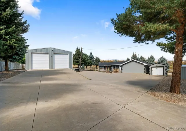 Photo 3 of Single family home for sale at 425 Pike St, Golden, CO 80401 | MLS# 2654149 | Listing updated on 2026-10-06