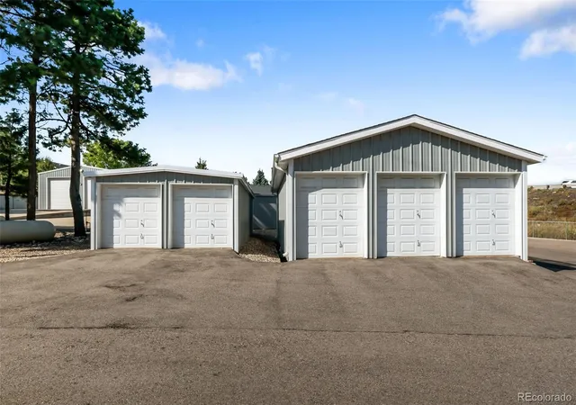Photo 4 of Single family home for sale at 425 Pike St, Golden, CO 80401 | MLS# 2654149 | Listing updated on 2026-10-14