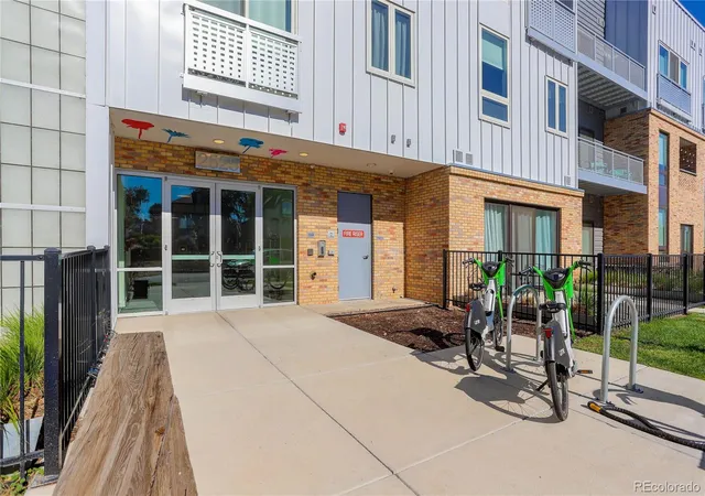 Listing Photo 3 - Condo for sale in building located at 2525 Arapahoe St, Denver, CO 80205 - Unit #206