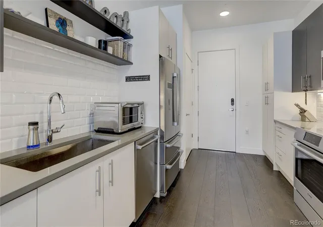 Listing Photo 4 - Condo for sale in building located at 2525 Arapahoe St, Denver, CO 80205 - Unit #206
