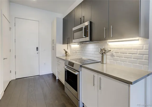 Listing Photo 5 - Condo for sale in building located at 2525 Arapahoe St, Denver, CO 80205 - Unit #206