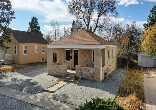 Photo 2 of Single family home for sale at 1621 Trenton St, Denver, CO 80220 | MLS# 9140960 | Listing updated on 2026-09-23