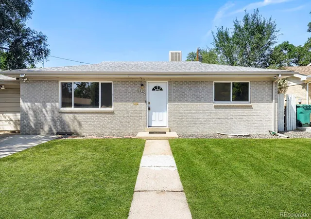 Photo 1 of Single family home for sale at 1545 S Chase Ct, Lakewood, CO 80232 | MLS# 2832252 | Listing updated on 2026-10-08