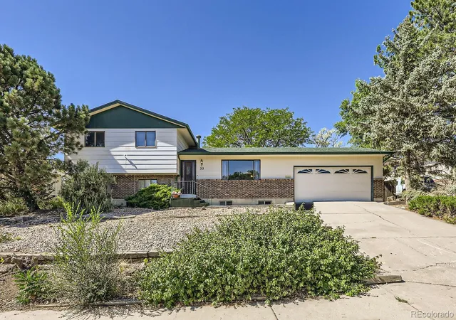 Photo 1 of Single family home for sale at 33 Briargate Ter, Pueblo, CO 81001 | MLS# 5201601 | Listing updated on 2026-09-11