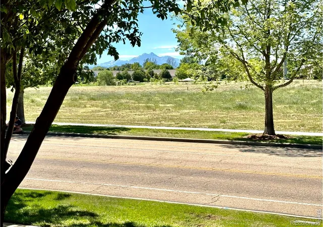 Photo 2 of Sale Pending at 527 Deerwood Dr, Longmont, CO 80504 | MLS# IR1053296 | Listing updated on 2026-09-11