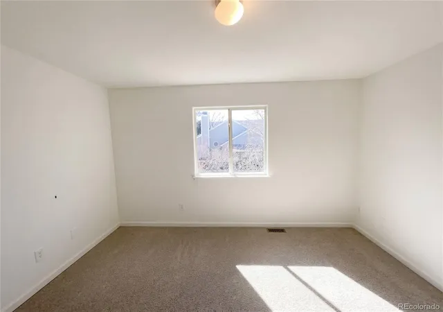 Photo 3 of Sale Pending at 9686 Fairwood St, Littleton, CO 80125 | MLS# 2195224 | Listing updated on 2026-09-15