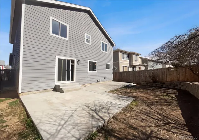 Photo 4 of Sale Pending at 9686 Fairwood St, Littleton, CO 80125 | MLS# 2195224 | Listing updated on 2026-09-15