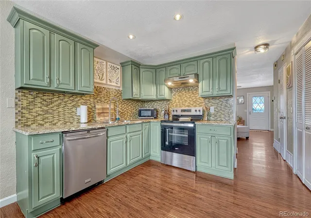 Townhouse for sale at 1662 S Idalia Cir #J, Aurora, CO 80017 | MLS# 7324854