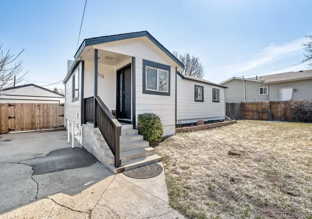 Photo 1 of Single family home for sale at 1070 Urban St, Lakewood, CO 80401 | MLS# 6633830 | Listing updated on 2026-10-22