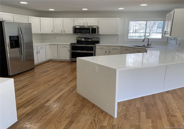 Photo 2 of Single family home for sale at 9888 Falcon Crk Dr, Highlands Ranch, CO 80130 | MLS# 3108019 | Listing updated on 2026-10-04