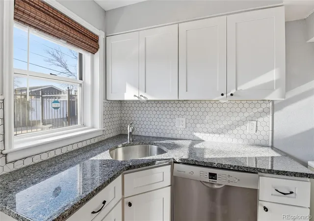 Photo 4 of Townhouse for sale at 2823 Jasmine St, Denver, CO 80207 | MLS# 1765479 | Listing updated on 2026-09-12