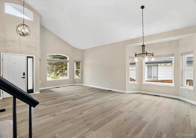 Photo 4 of Single family home for sale at 3385 White Oak Ln, Highlands Ranch, CO 80129 | MLS# 6941661 | Listing updated on 2026-10-06