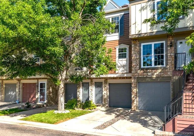 Photo 3 of Townhouse for sale at 8066 S Columbine Ct, Centennial, CO 80122 | MLS# 8041688 | Listing updated on 2026-09-10