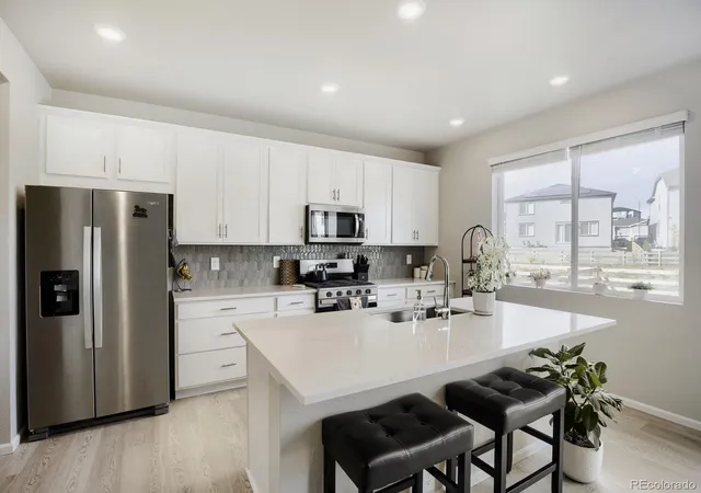 Photo 4 of Single family home for sale at 1642 Colorado River Dr, Windsor, CO 80550 | MLS# 7885969 | Listing updated on 2026-10-07