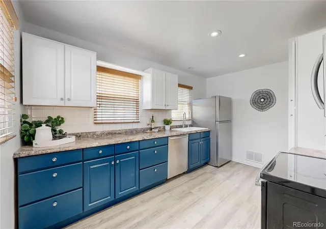 Photo 3 of Single family home for sale at 3290 S Elati St, Englewood, CO 80110 | MLS# 2457111 | Listing updated on 2026-09-15