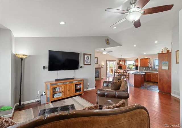 Photo 4 of Sale Pending at 8191 Sun Country Dr, Elizabeth, CO 80107 | MLS# 7394581 | Listing updated on 2026-10-09