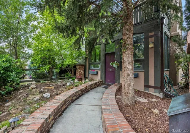 Photo 3 of Single family home for sale at 2001 S Marion St, Denver, CO 80210 | MLS# 6645113 | Listing updated on 2026-09-27