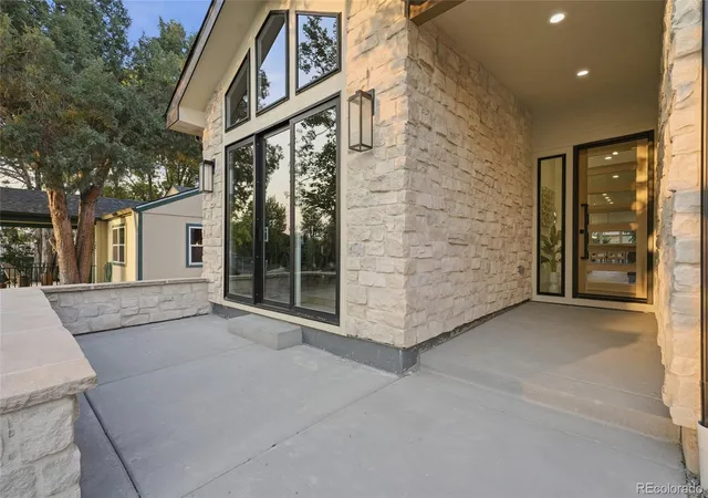 Photo 3 of Single family home for sale at 2934 S Bellaire St, Denver, CO 80222 | MLS# 2814290 | Listing updated on 2026-09-13