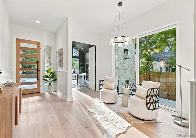 Photo 3 of Single family home for sale at 2934 S Bellaire St, Denver, CO 80222 | MLS# 2814290 | Listing updated on 2026-09-13
