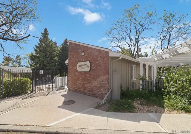 Listing Photo 2 - Condo for sale in building located at 857 S Van Gordon Ct, Lakewood, CO 80228 - Unit #C105
