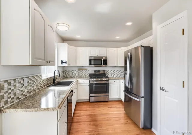 Photo 3 of Single family home for sale at 10338 Blue Heron Ct, Highlands Ranch, CO 80129 | MLS# 8049701 | Listing updated on 2026-09-10