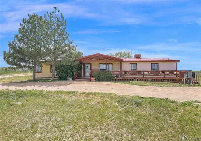 Photo 1 of Single family home for sale at 587 Roberts Rd, Craig, CO 81625 | MLS# 3995146 | Listing updated on 2026-09-15