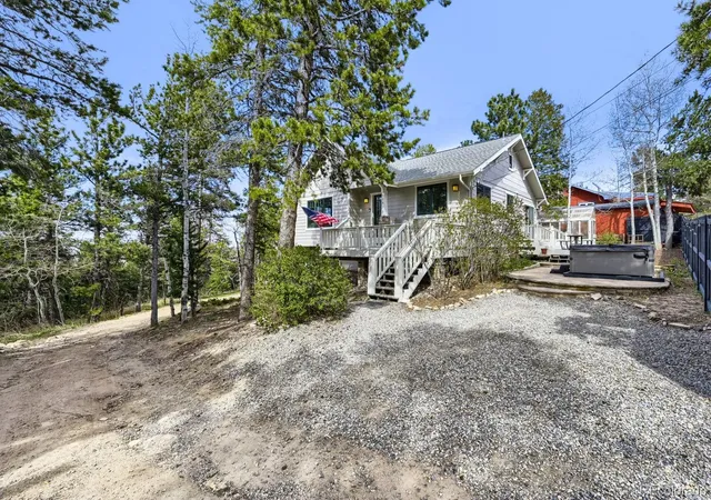 Photo 3 of Single family home for sale at 126 Signal Rock Rd, Golden, CO 80403 | MLS# 9989929 | Listing updated on 2026-09-22