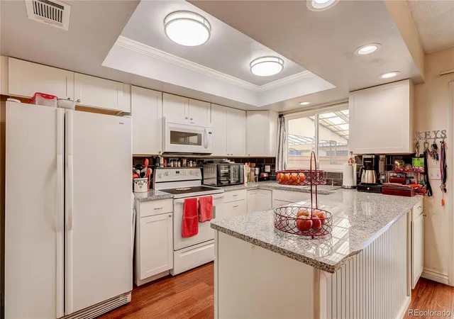 Photo 2 of Townhouse for sale at 3935 S Boston, Denver, CO 80237 | MLS# 5209794 | Listing updated on 2026-09-14